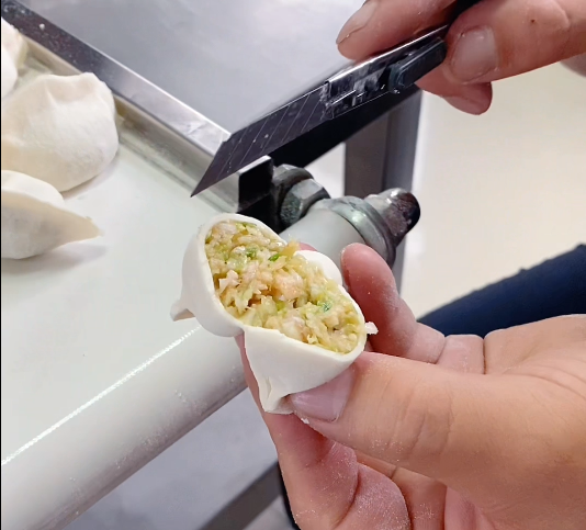 包子餃子一體機(jī)一小時(shí)可產(chǎn)多少包子和餃子？