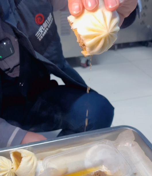 包子鋪想靠速凍生坯包子逆襲，用包子機學技術收費嗎？