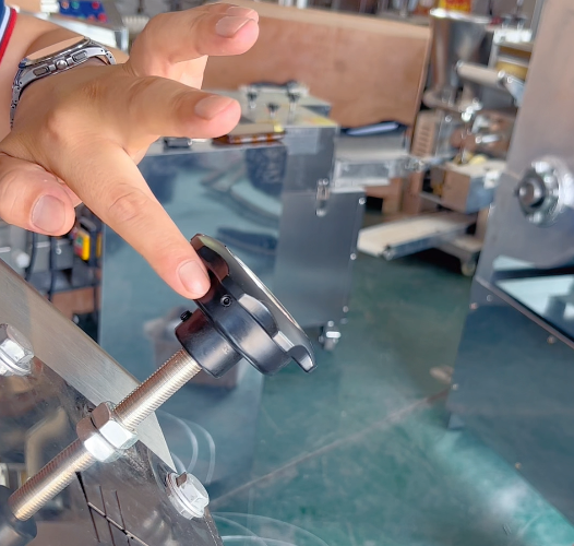 面條機(jī)刻度手柄怎么調(diào)節(jié) 面條機(jī)刻度手柄怎么調(diào)節(jié)